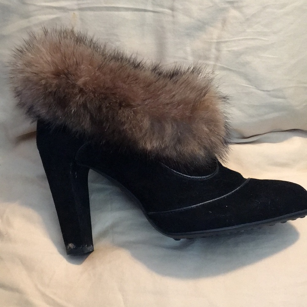 Tod’s Ankle Boot w/ Fur......